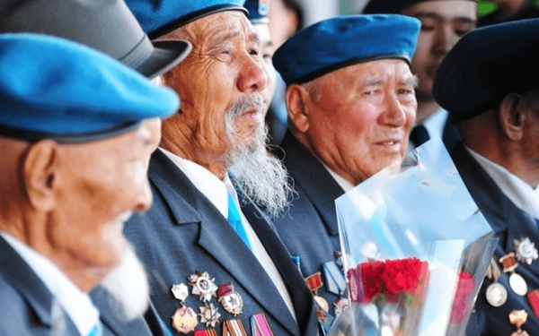 Ұлы Жеңіске 80 жыл! Майданнан аман оралған әке Ұлы Жеңіске 80 жыл! Майданнан аман оралған әке